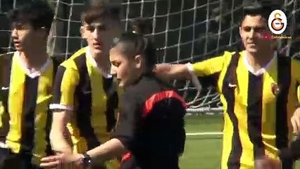 Galatasaray U14 captain deliberately misses a wrongly awarded penalty
