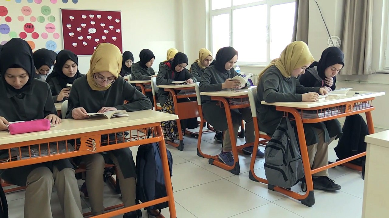 Öğretmenlerden kitap okuma farkındalığı için uluslararası 'sessiz' klip - SAKARYA