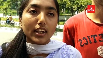 Download Video: Jammu student erase Chowkidar Chor hai slogan outside MAM college