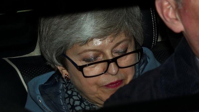 May in cerca di una via d'uscita sulla Brexit: Dimissioni in cambio del sì all'accordo