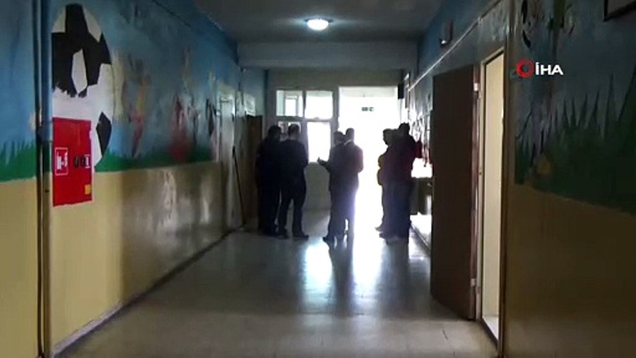 Karaman’da ilkokulda cıva alarmı:6 öğrenci ve 2 öğretmen hastaneye kaldırıldı, okul öğleden sonra tatil edildi