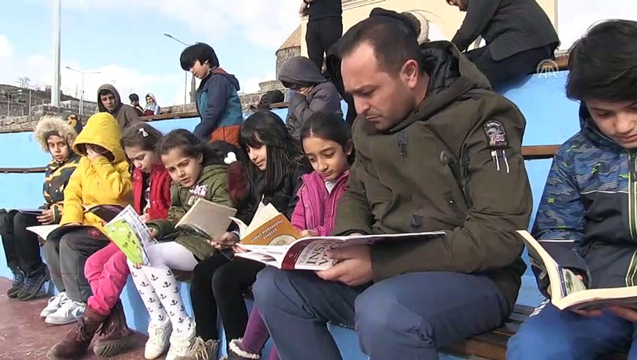 Kitap okumak telefonunuzun pil ömrünü uzatır ...