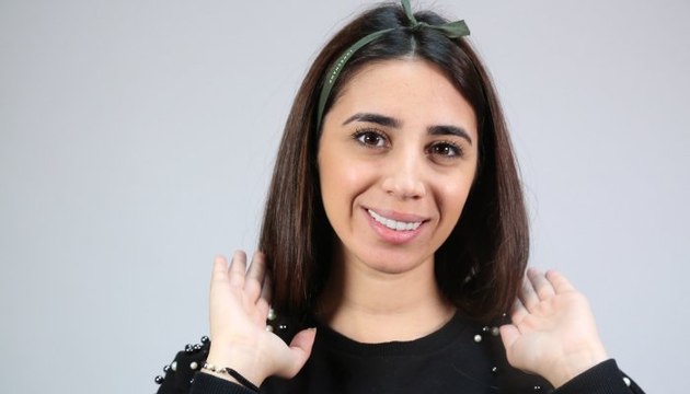 حيل بسيطة للحصول على شعر قصير وغرّة من دون قصّ الشعر