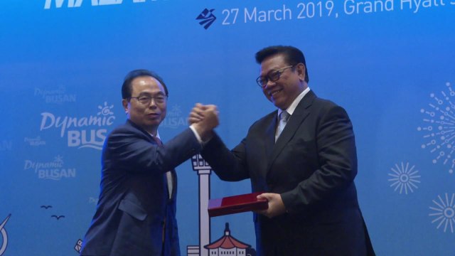 [부산] 오거돈 부산시장 신남방 도시정상외교 수행 / YTN