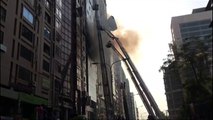 خمسة قتلى على الأقل جراء اندلاع حريق هائل في برج للشركات في دكا