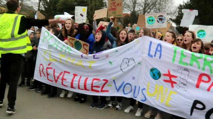 Enghien : les étudiants manifestent pour le climat.