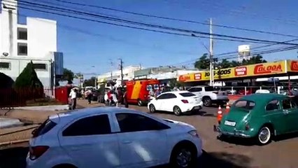 Colisão entre veículos deixa mulher ferida no Centro