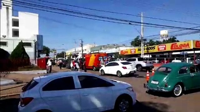 Colisão entre veículos deixa mulher ferida no Centro