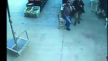 Τουρκία: Άνδρας πετάει με... ομπρέλα