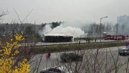 경부고속도로서 화물차 사고로 불...3시간 정체 / YTN