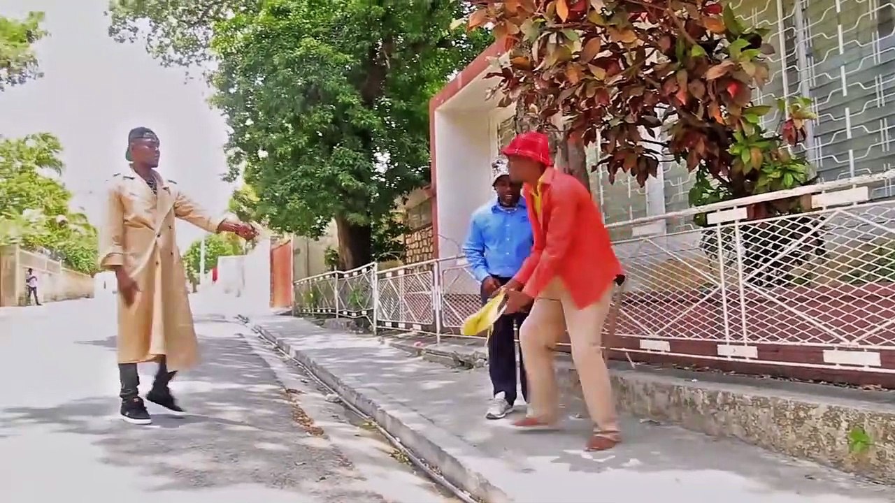ATOUGANG NAN GWO PWOBLEM ak la police _ (Ccreole Magazine Comedy )