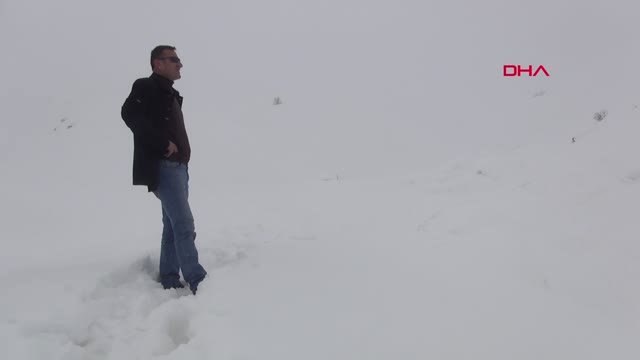 Hakkari Yüksekova'da Çığ Düştü, Mezra Yolu Kapandı