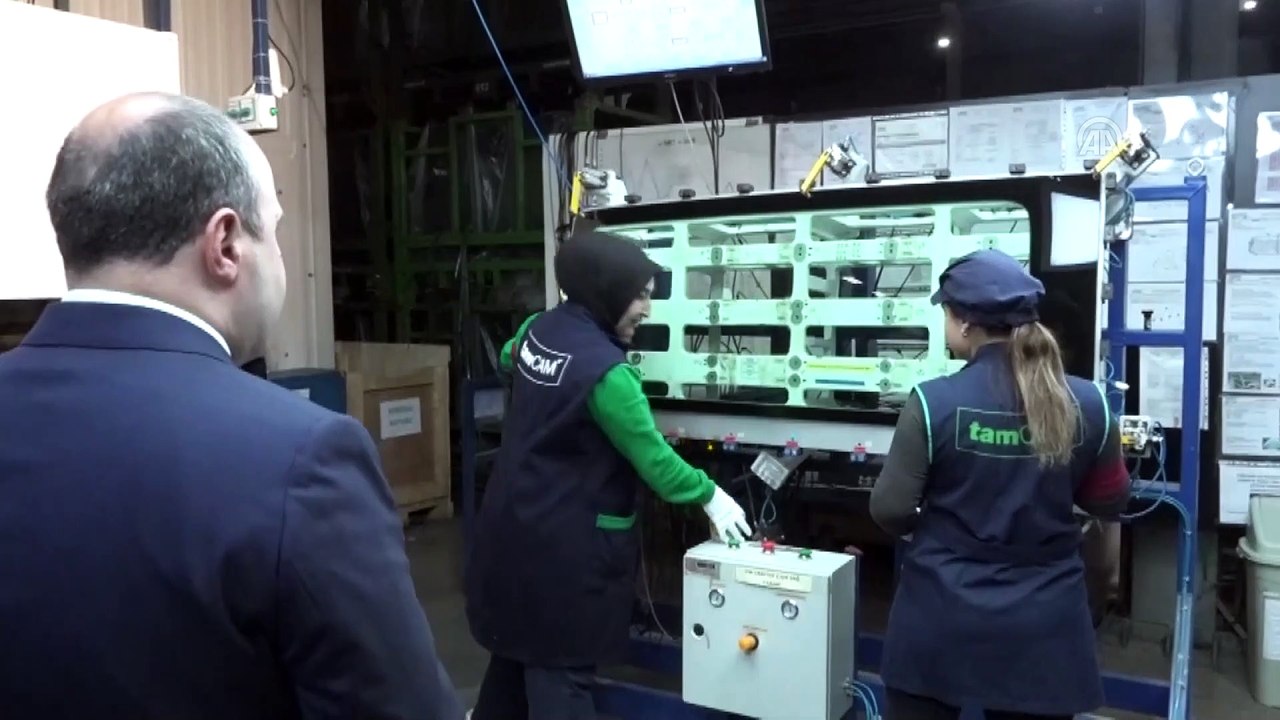 Bakan Varank, Pendik'te cam fabrikasını ziyaret etti - İSTANBUL
