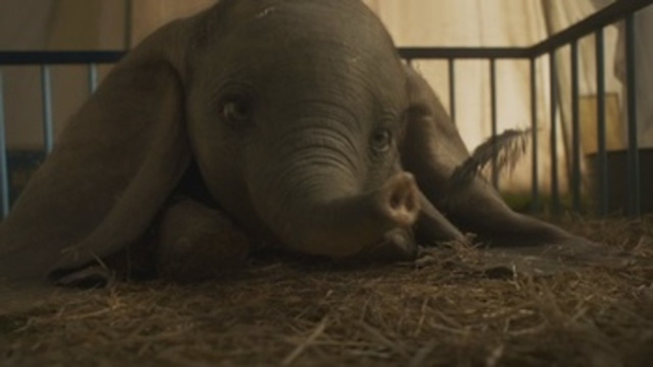 El "Dumbo" de Tim Burton amplia la historia original con conflictos humanos