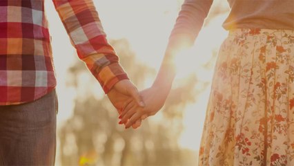 Romantic Messages to Keep the Love Alive While You're Apart