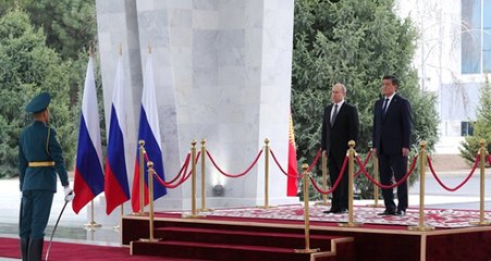 Putin, Kırgızistan'da Askerlere Türkçe Seslendi: Selam, Asker