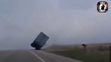 トラック野郎のとんでもないドライビングテクニック_A great technique to drive a truck