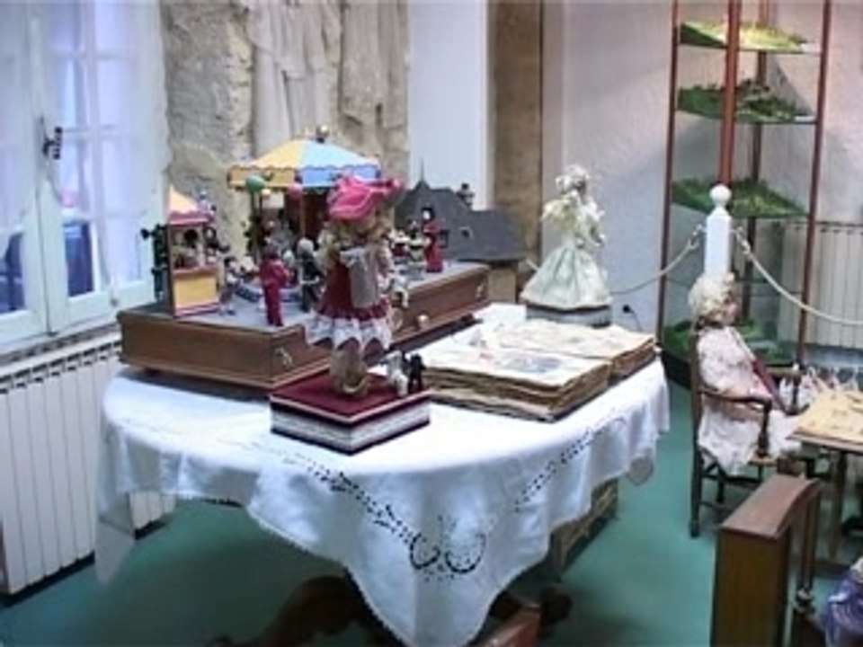MUSEE DU JOUET ET DE LA POUPEE
