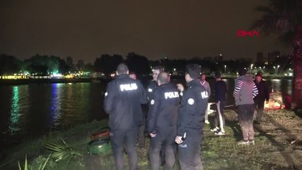 Adana - Göle Uçan Aracın Sürücüsünü, Hortum Uzatarak Kurtardılar