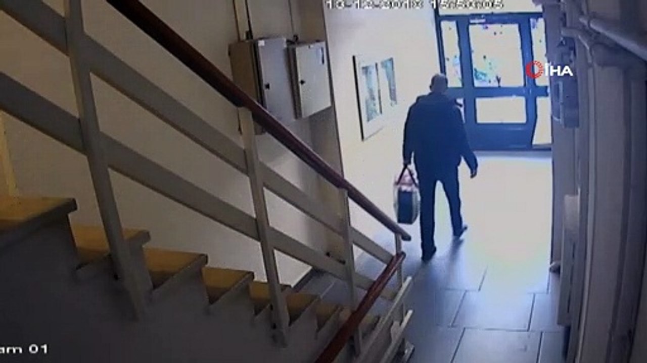 2 evden 1 milyon 30 bin TL değerinde ziynet eşyası çalan hırsızlar kamerada