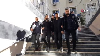 Balıkesir'den Geldi, Çocukluk Arkadaşını Öldürdü