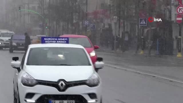 Baharı Bekleyen Sivas'ta Mart Ayında Kar Sürprizi