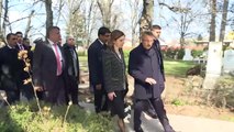Cumhurbaşkanı Yardımcısı Oktay'dan, Türk Şehitliği'ne ziyaret - BÜKREŞ