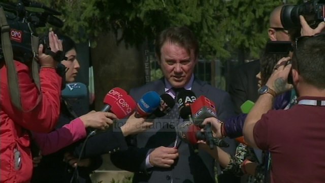 Protesta e gjashtë e opozitës; Mungon Basha dhe Rama - Top Channel Albania - News - Lajme