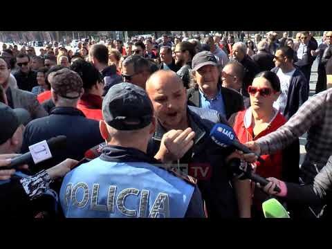 Balliu dhe banorët e 'Unazës së Re' incident me policinë, tentohet të çahet kordoni i policisë