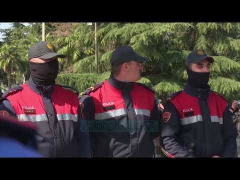 Protestuesit e opozitës sende të forta drejt policisë - News, Lajme - Vizion Plus