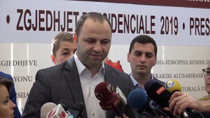 Siljanovska e Pendarovski dorëzuan kandidaturat në KSHZ