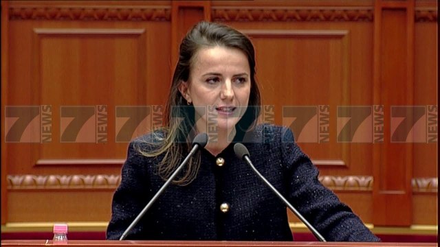 BETOHEN TRE DEPUTETET E RINJ, RALF GJONI QELLOHET ME BOJE - News, Lajme - Kanali 7