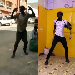 Ce jeune homme imite un danseur à la perfection. Hilarant !