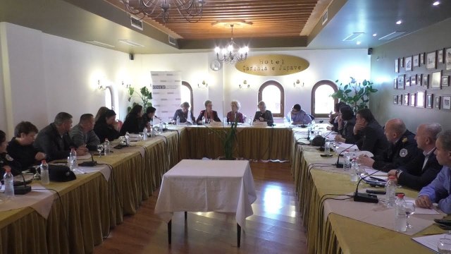 Në Gjakovë u diskutua për Dispozitat e reja të Kodit Penal për dhunën në familje -Lajme