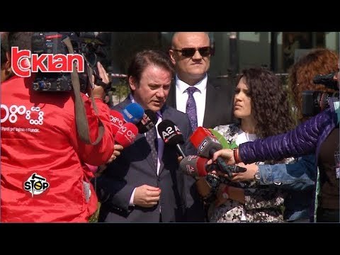 Stop - Betohen 3 deputete te LSI, qellohet me boje Ralf Gjoni, protesta vijon! (21 mars 2019)