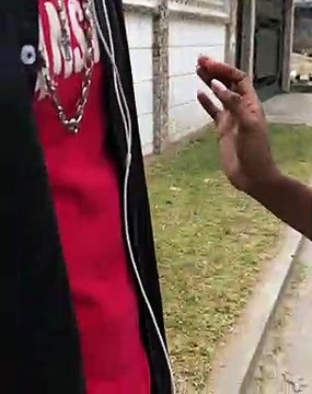 Quand une fille te drague pour la première fois. A mourir de rire !