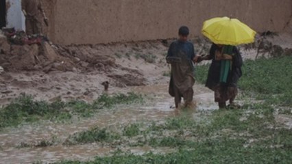 Inundaciones matan a 28 personas y destruye miles de casas en Afganistán