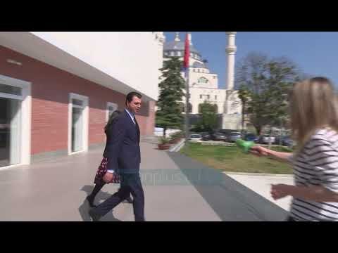 Gjermania “fundos” opozitën: Futuni në zgjedhje - News, Lajme - Vizion Plus