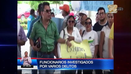 Investigan a funcionarios del IESS