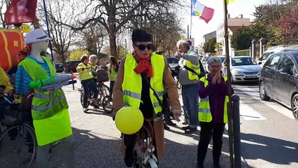 CREST. Quand les gilets jaunes manifestent à vélo