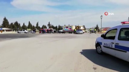 Eşme Belediye Başkanının karısı trafik kazasında yaralandı