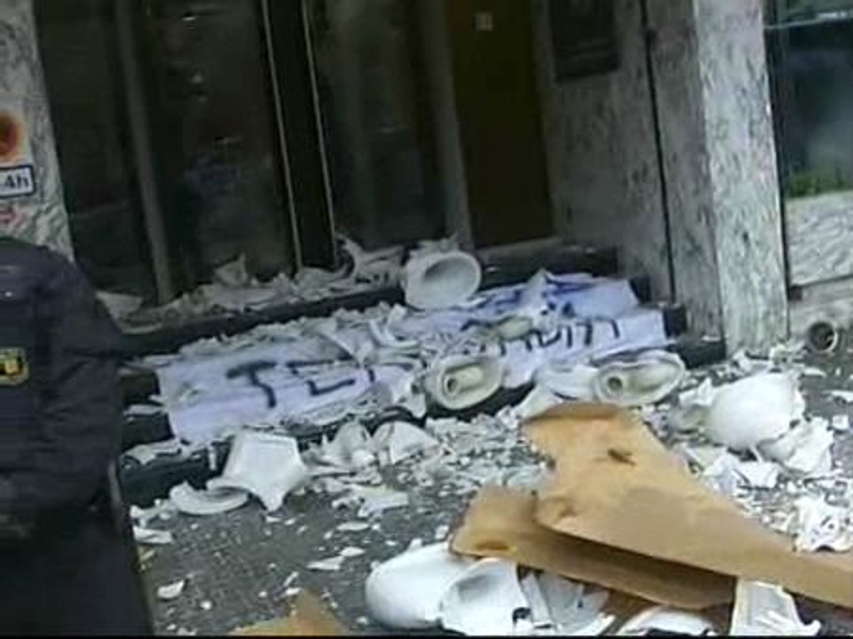 Empleados de Roca acusan a la marca de aprovechar la crisis para despedir