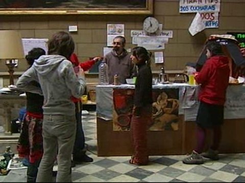 Unos 70 estudiantes celebran la Navidad encerrados en la universidad