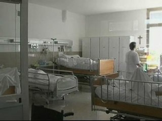 Download Video: El gobierno italiano prohíbe a los centros sanitarios interrumpir la alimentación a pacientes