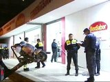 Muere un atracador en el asalto a un supermercado