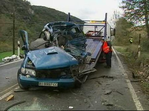 Mueren tres jóvenes en un accidente de tráfico en Amurrio, Vizcaya