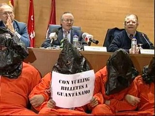 Piqué no habla sobre los vuelos de la CIA tras ser increpado por estudiantes