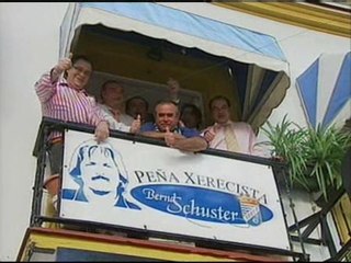 La peña de Schuster defiende la labor del alemán en el vestuario blanco