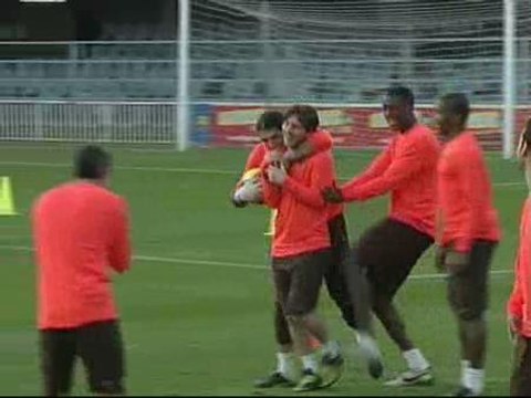 Caras sonrientes en el entrenamiento del Barça
