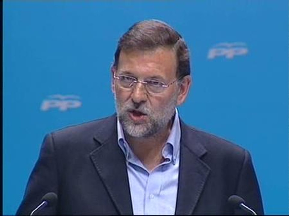 Rajoy: "Es el momento de evitar que la Comunidad Internacional le pase a España factura por los errores de Zapatero"